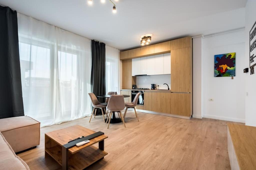 The Pinky Promise Loft Pipera Voluntari