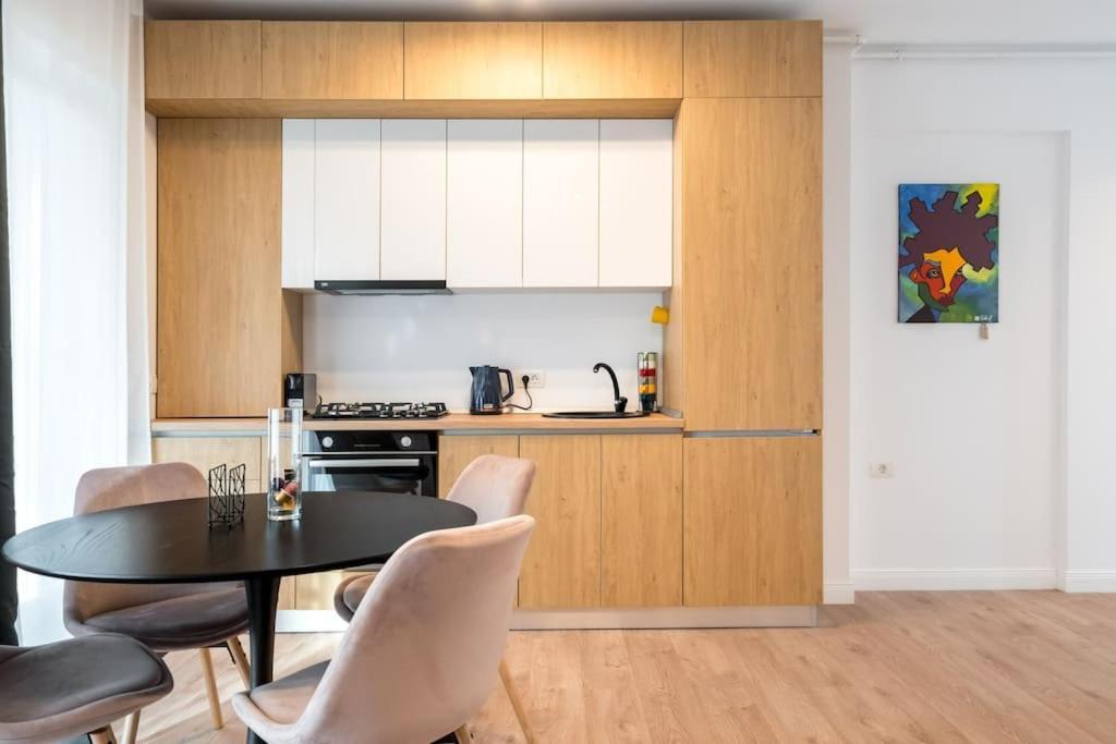 The Pinky Promise Loft Pipera
