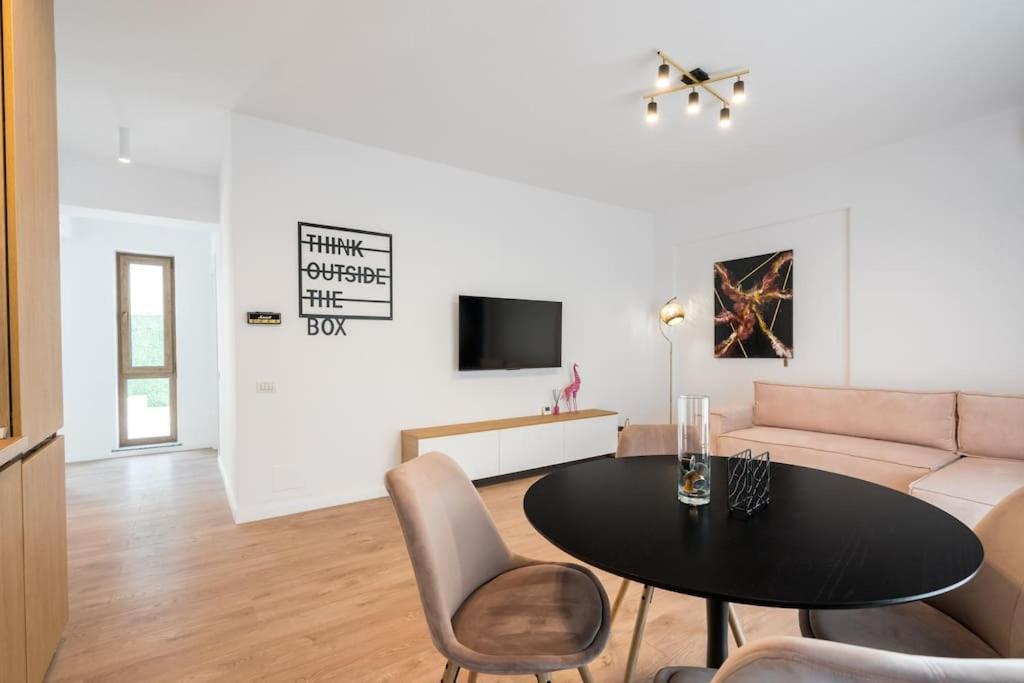 Apartment The Pinky Promise Loft Pipera *