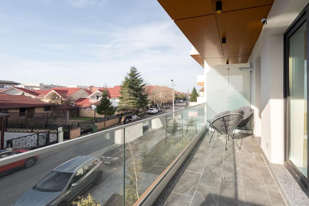 The Pinky Promise Loft Pipera *