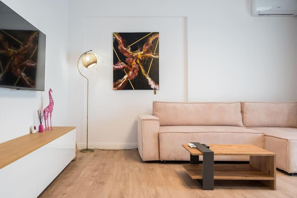 The Pinky Promise Loft Pipera Apartment