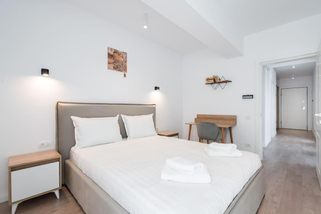 Apartment The Pinky Promise Loft Pipera Voluntari